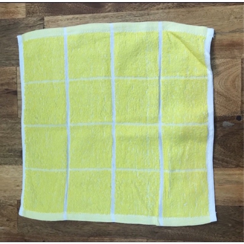 100 khăn vuông vàng