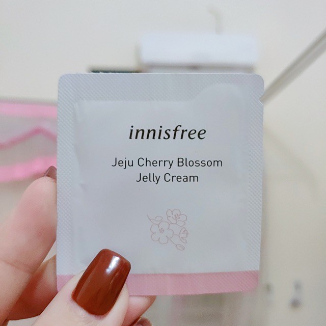 Sample Kem Dưỡng Nâng Tone Tức Innisfree Jeju Cherry Blossom Tone Up Cream 1ml