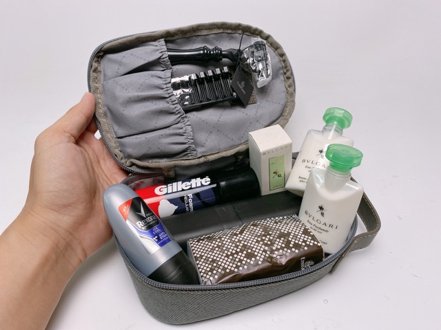 Set bộ dụng cụ du lịch mini cá nhân của hãng hàng không Emirates thương hiệu BVLGARI
