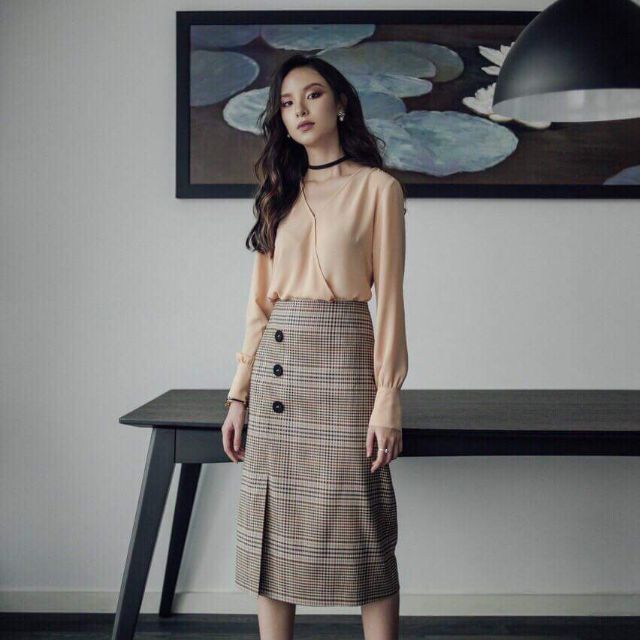 CHÂN VÁY MIDI XẺ TRƯỚC