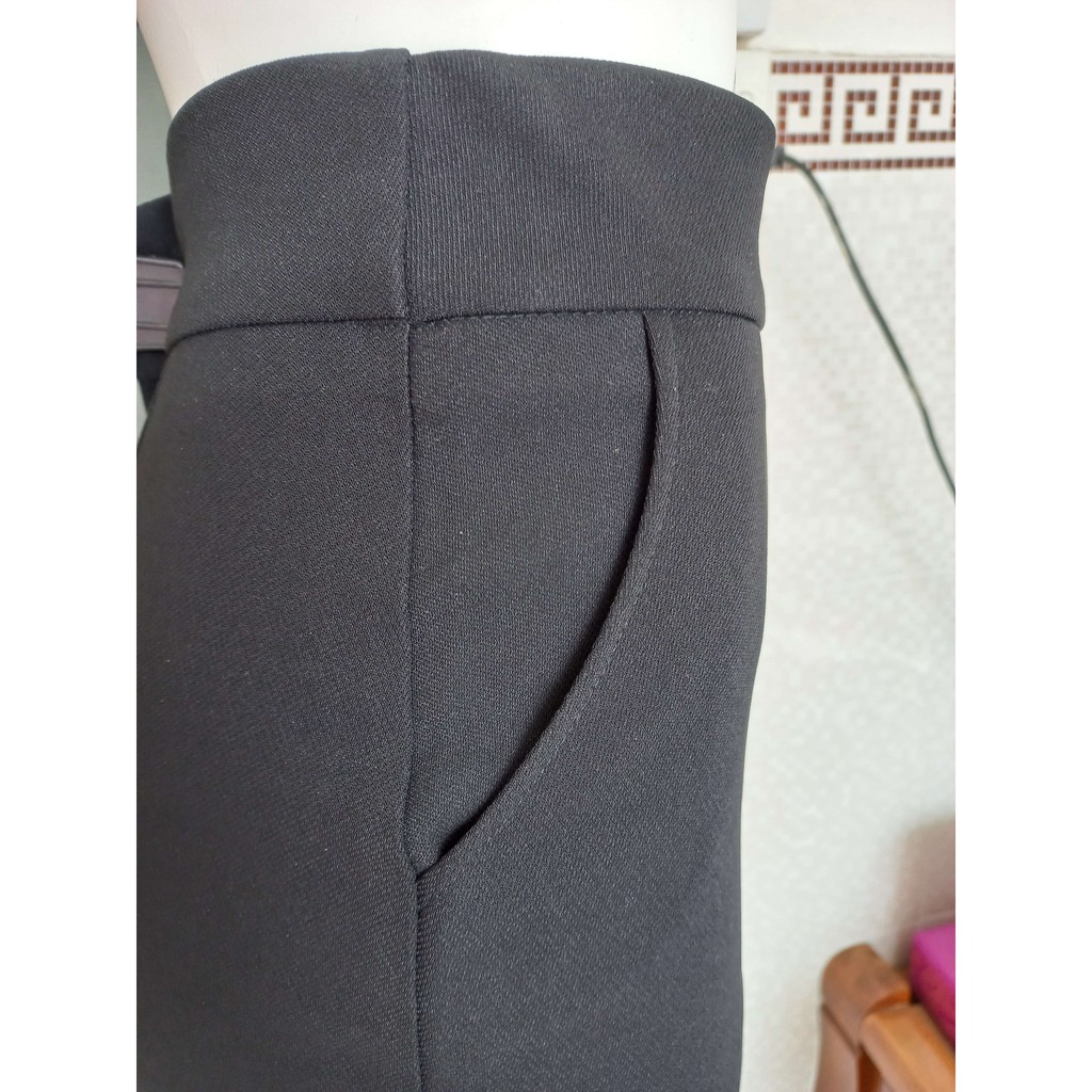 Chân váy công sở ôm xẻ sau thiết kế cơ bản vải tuyết mưa loại 1 màu đen có túi 2 bên CVOD009 | BigBuy360 - bigbuy360.vn