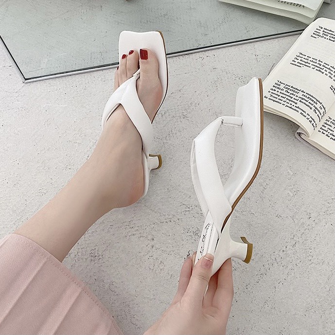 Guốc Da Quai Kẹp Mũi Lưỡi Liềm Vuông Đế Nhọn Cao 3 Phân