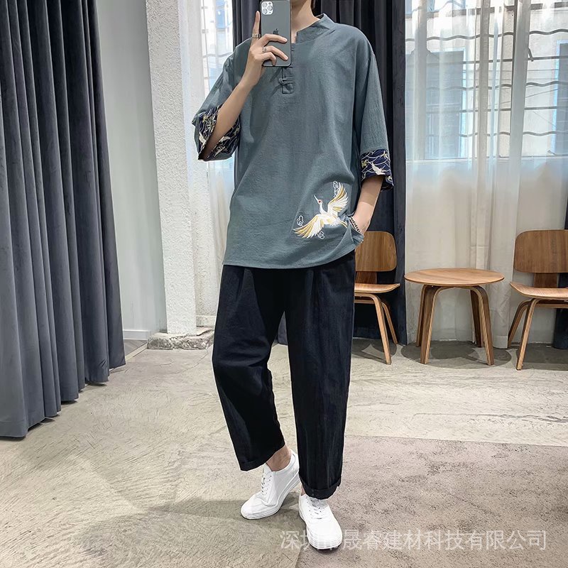 Áo nam tay ngắn thêu hình chim hạc trẻ trung