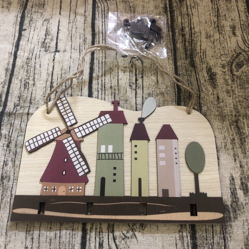 Bảng gỗ decor cối xây gió có móc treo chìa khoá tặng mèm móc dán trang trí homestay