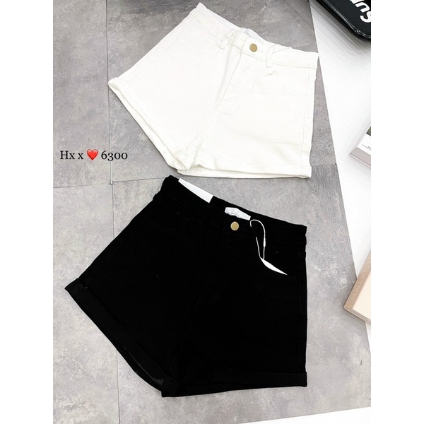 Short bò trơn 2 màu trắng, đen, chất co giãn. Size S M L