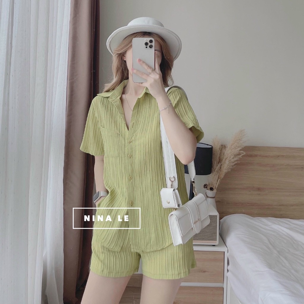 Sét Bộ Nữ Thời Trang Mặc Đi Chơi, Sét Bộ Đùi Xô Gân Nổi Cao Cấp Y Hình Áo Sơ Mi Hở Lưng Sau Mix Quần Đùi Xinh Xắn