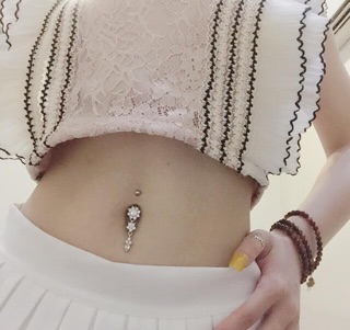 Khuyên rốn dài kiểu p2
