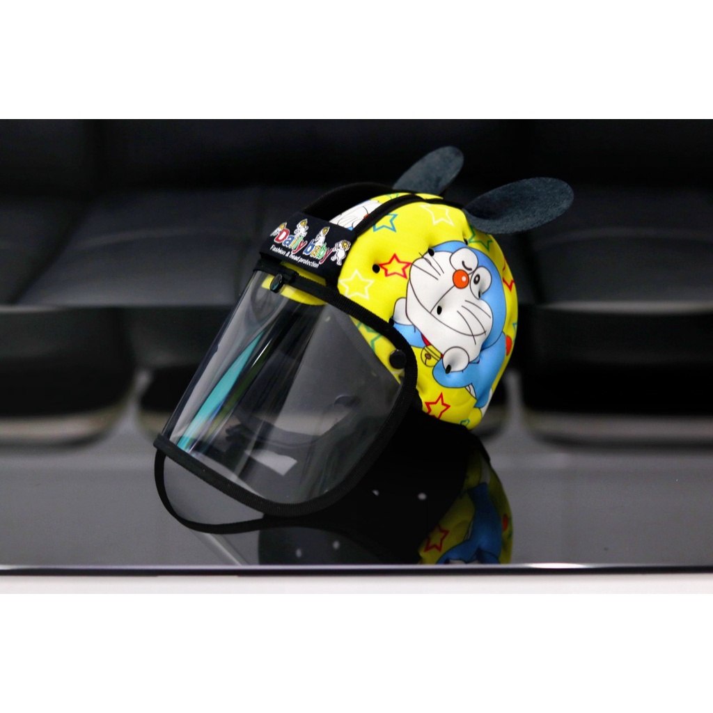 Kính thay thế mũ bảo hiểm bé tập đi cho bé .