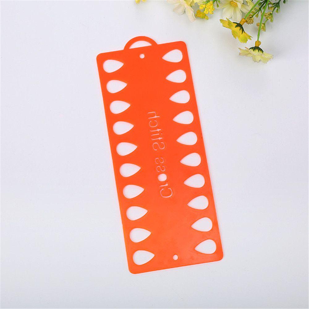 Giá Đỡ Cuộn Chỉ Bằng Nhựa Tiện Dụng