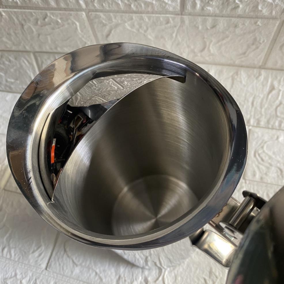 Ca inox 304 có miêng rót, có nắp.  Dùng được bếp từ. Nấu nước và giữ ấm.  Dung tích 1.5 - 2.0 lít