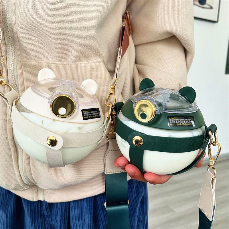 Bình Nước Bằng Nhựa Chịu Nhiệt Độ Cao Họa Tiết Mèo Dễ Thương Cho Học Sinh