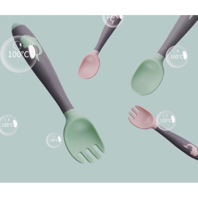 Set thìa silicon uốn cong 360 độ tập cho bé tự xúc ăn (có hộp đựng tiện lợi)