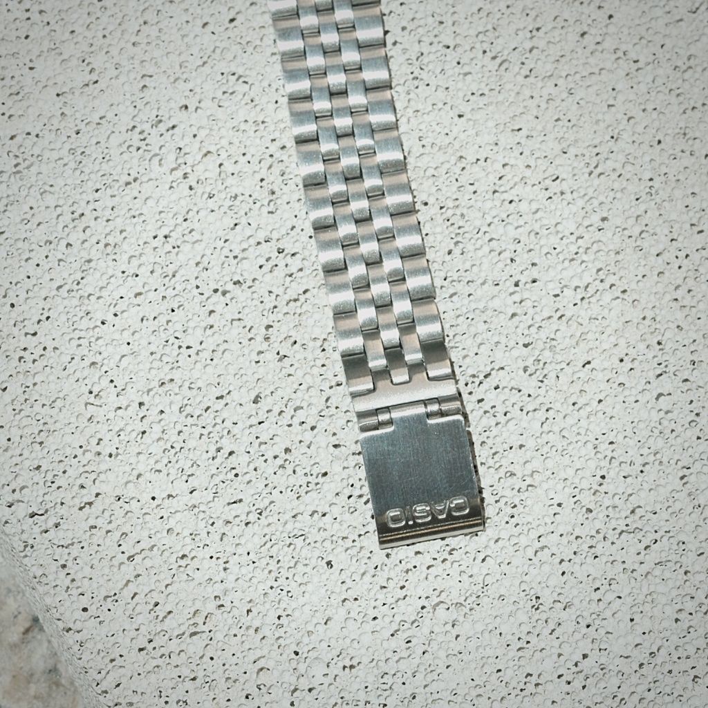 Đồng hồ nữ casio LA680WA-7D dây kim loại Bill Hàn