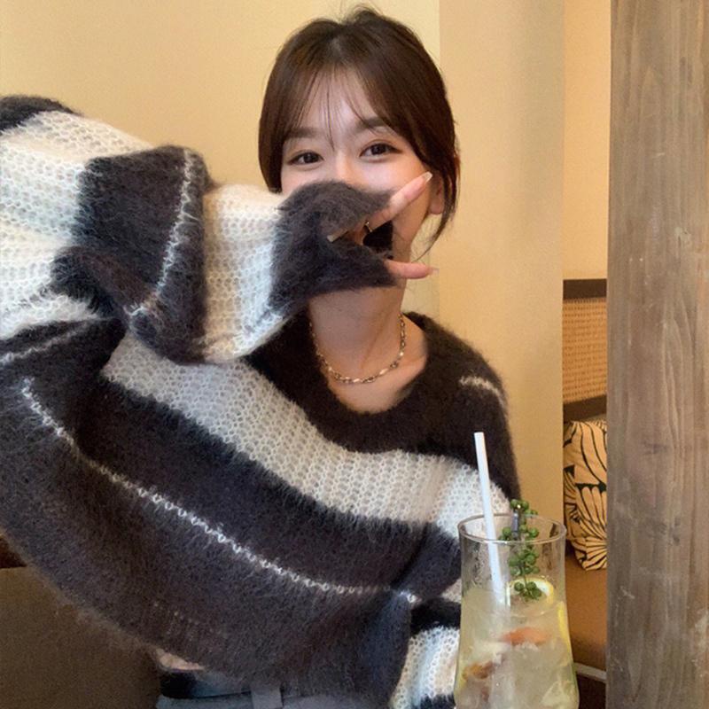 Áo Sweater Dệt Kim Dáng Rộng Lưng Cao Kẻ Sọc Kiểu Retro Thời Trang Thu Đông Cá Tính