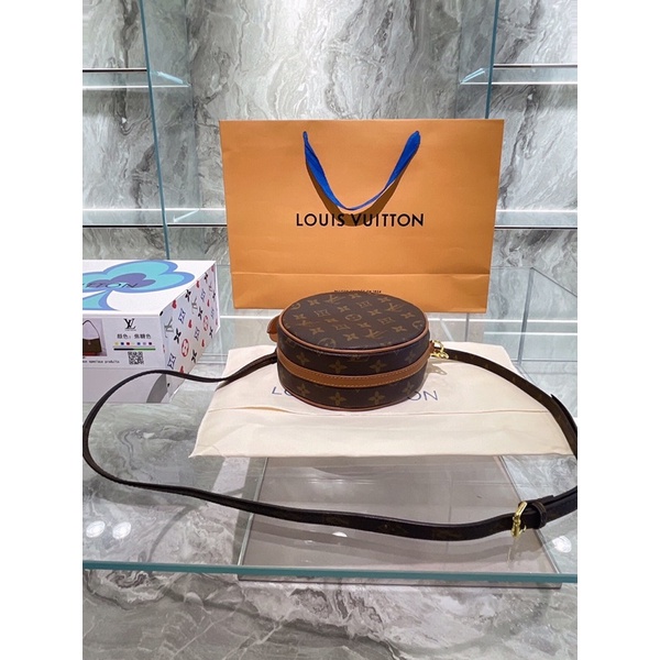 Túi đeo chéo dáng hộp tròn LV Louis Vuitton