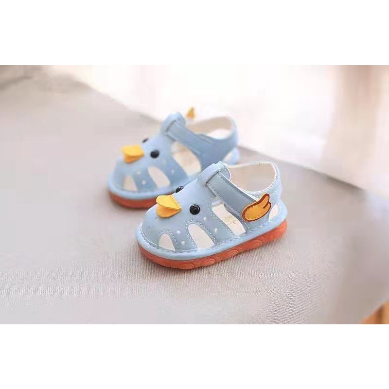 Dép Tập Đi Cho Bé Chống Trơn Thoáng Khí, Sandal tập đi cho bé Đế Mềm Hình Vịt, B.ướm Phát Tiếng Kêu