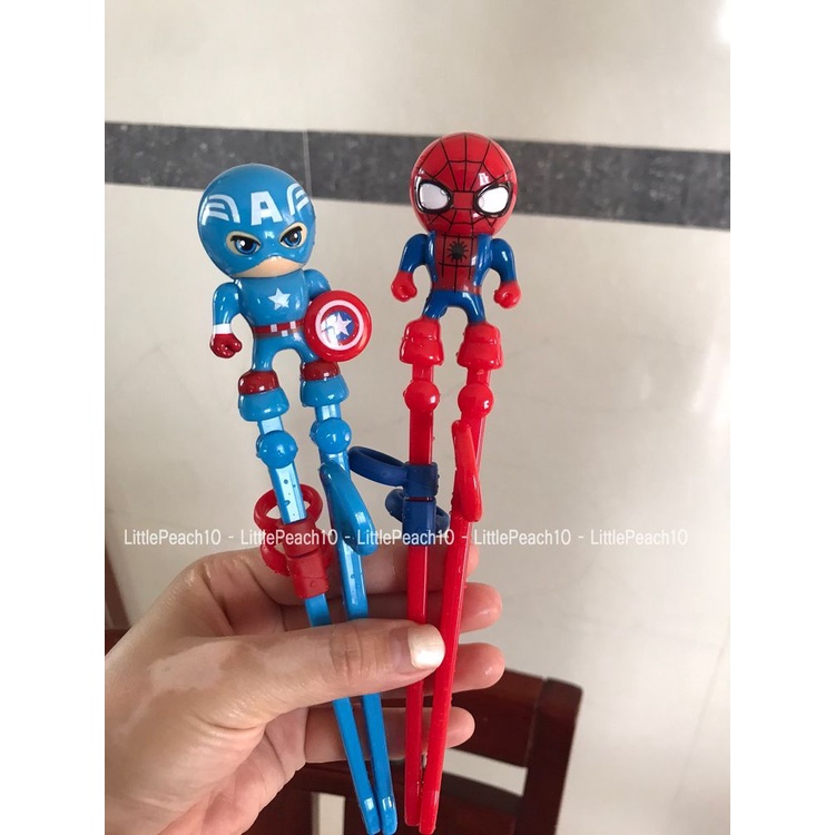 Đũa tập ăn dặm tay phải hình người nhện Spiderman và Captain nổi 3D cho bé trai
