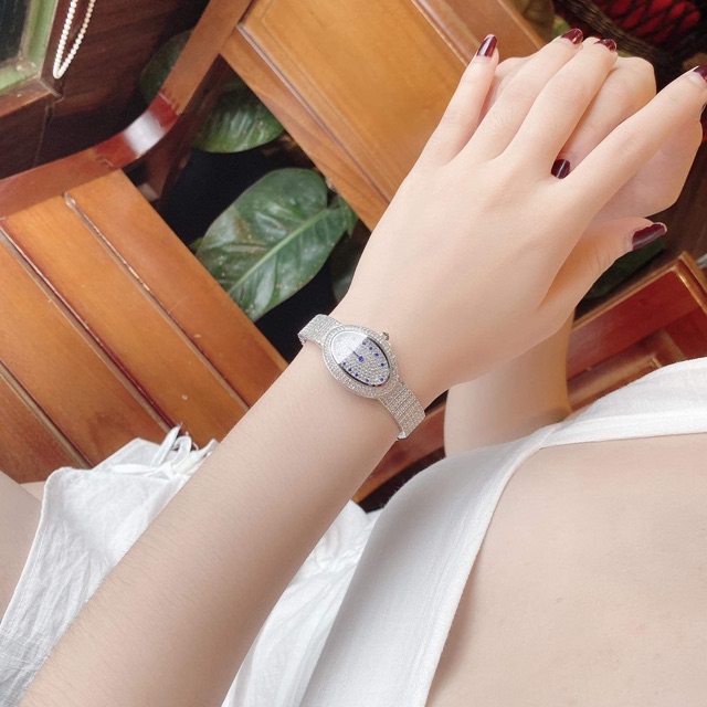 Đồng hồ nữ Davena .