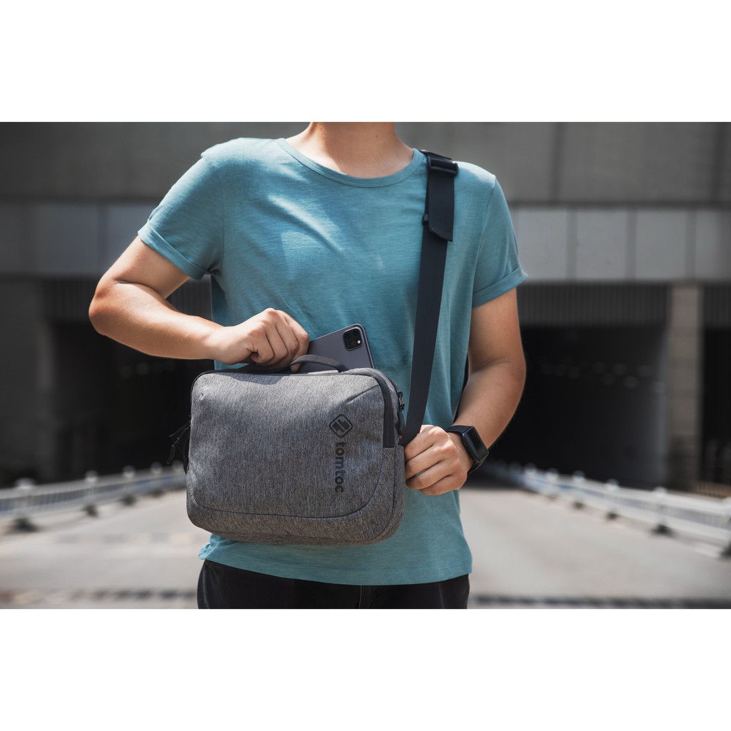 TÚI ĐEO ĐA NĂNG TOMTOC (USA) CROSSBODY FOR TECH ACCESSORIES AND IPAD 7.9''