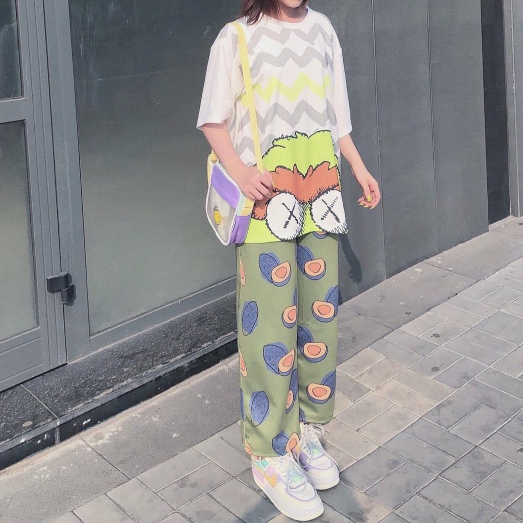 Set áo Kaws 3D + quần dài 2 sọc / cartoon hoạt hình bơ Kaws Seasame Street unisex | BigBuy360 - bigbuy360.vn