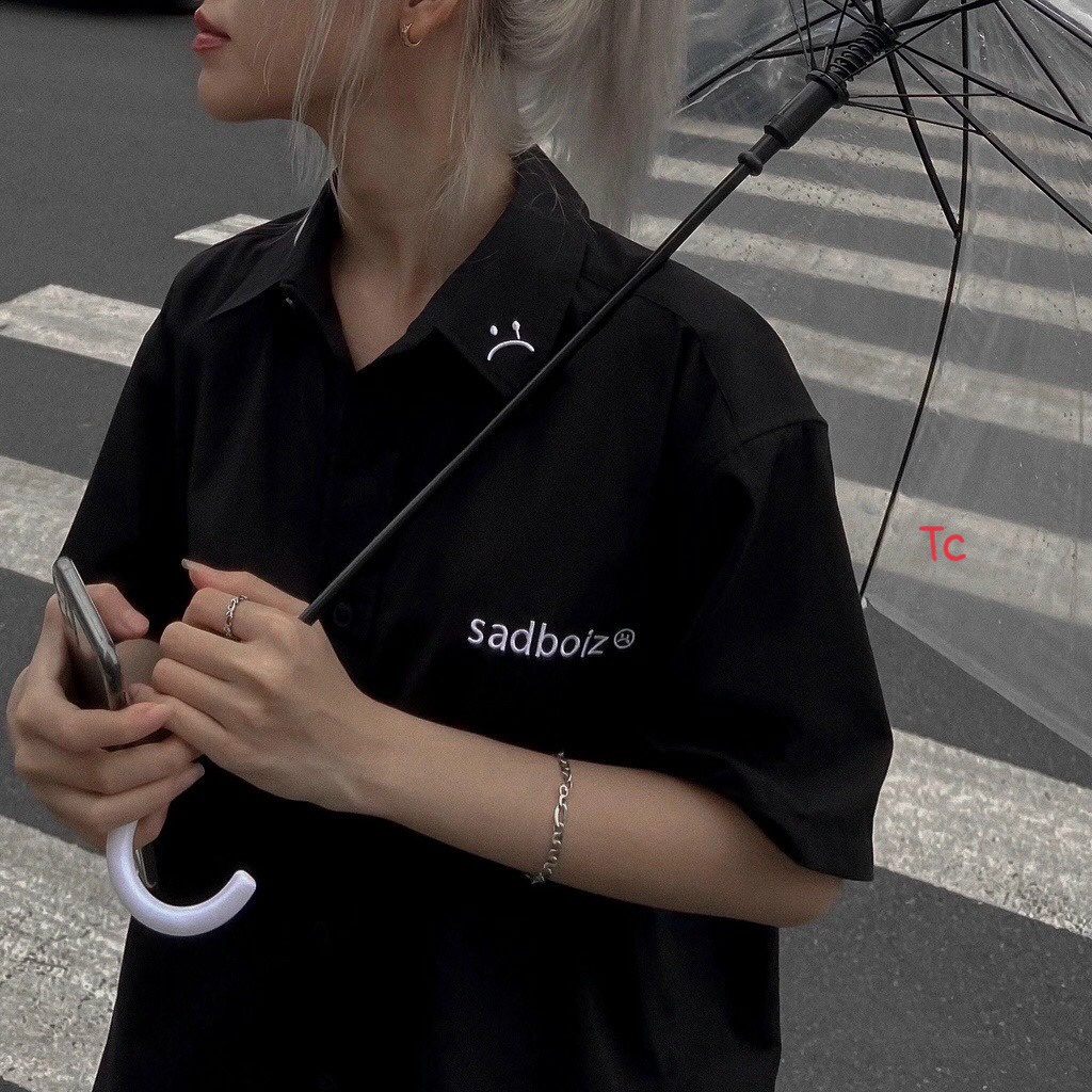 Áo sơ mi đen unisex Sadboiz .Áo Nam Nữ  form rộng tay lỡ logo thêu