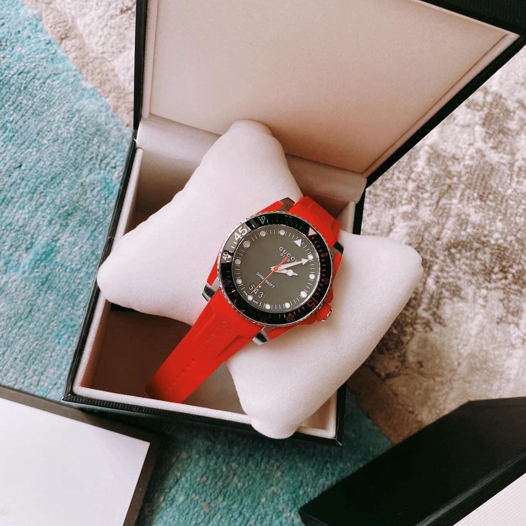 Đồng Hồ Nam Gucci Dive Black Dial Mens YA136309