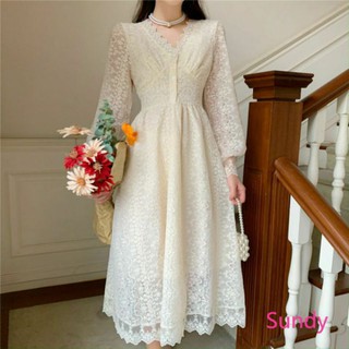Đầm ren dự tiệc.
