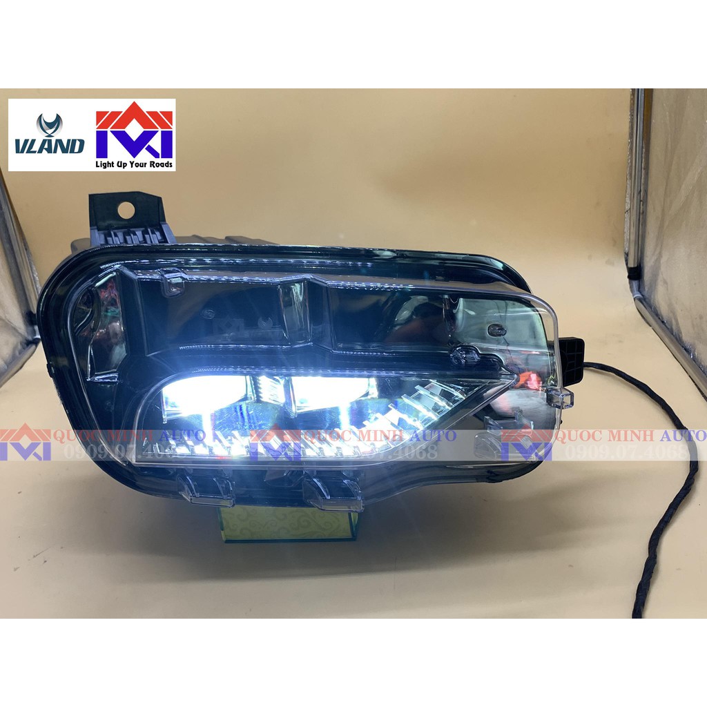 ĐÈN PHA  NGUYÊN BỘ CHO VINFAST LUX SA  DO VLAND SẢN XUẤT