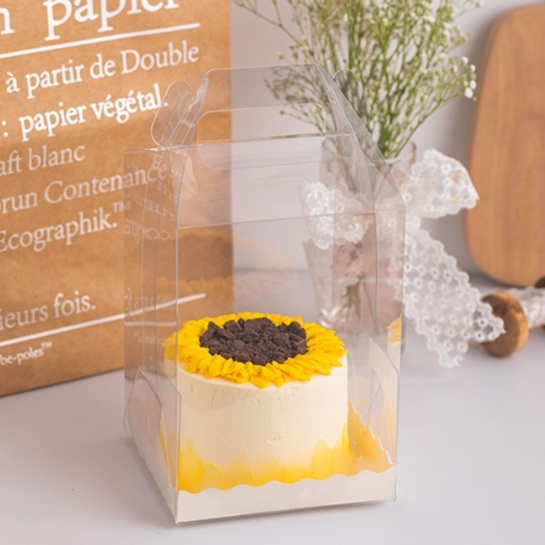 Hộp mica đựng bánh cuộn, bánh kem kèm đế lót