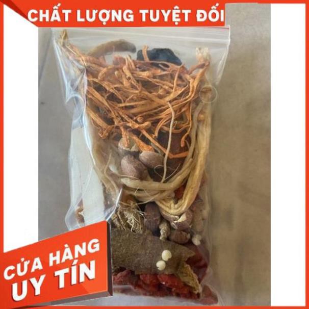 Gia vi hầm gà có thêm đông trùng hạ thảo