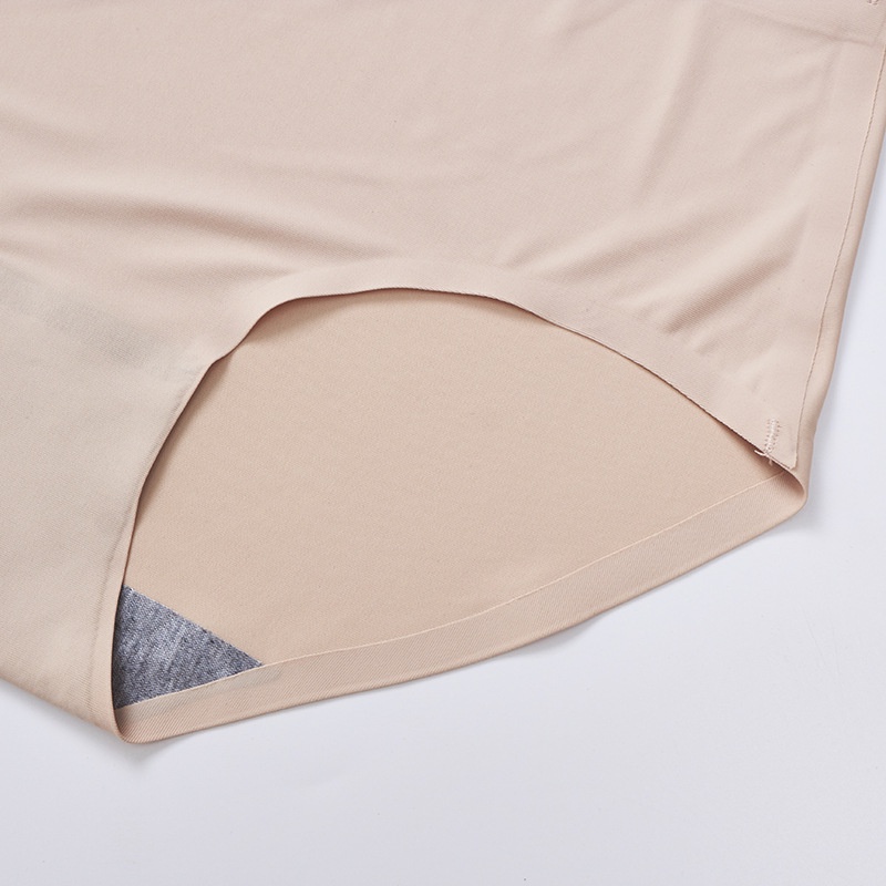 Quần lót WAFNHA D410 vải lụa không đường may lưng vừa thời trang dành cho nữ