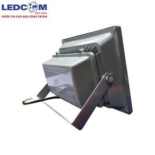 Đèn pha LED 30W vỏ ghi xám loại dày