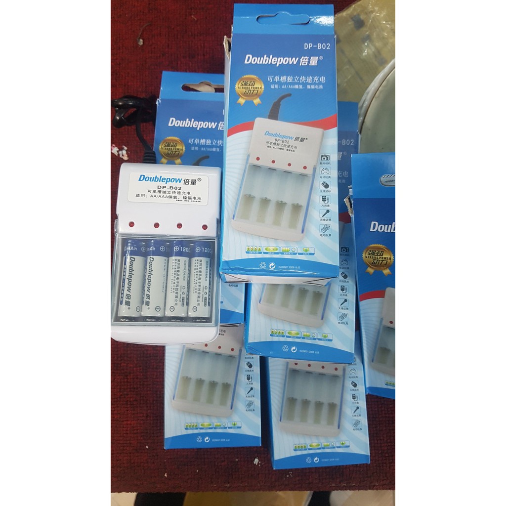 Combo Sạc Pin tiểu AA, AA Doublepow + 4 Pin sạc AA - SẢN PHẨM CHÍNH HÃNG