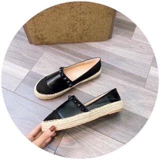 Giày slip on đế cói viền đinh