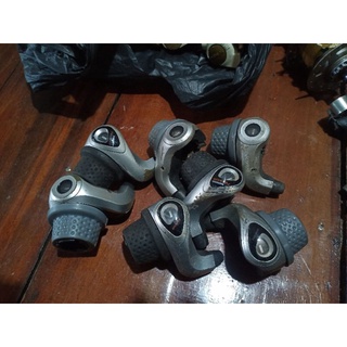 Tay đề đùm 3 số xe đạp nhật tay lắc 3 số