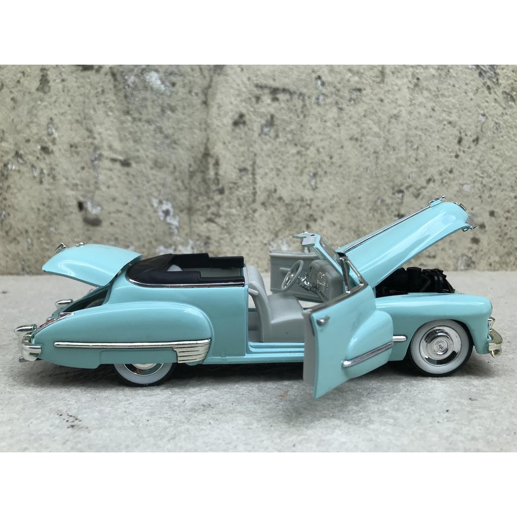 Mô hình xe cổ Cadillac Series 62 1947 - 1:32