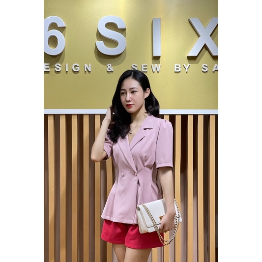 Áo blazer nữ cúc bọc chiết li eo cộc tay