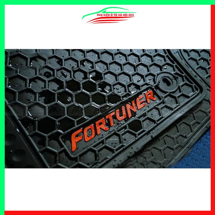 Thảm lót sàn cao su cho xe TOYOTA FORTUNER 2021-2022 hàng chuẩn theo xe chịu lực tốt