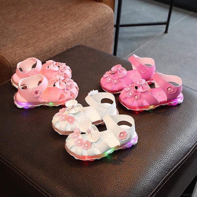 Giày sandal led cho bé gái