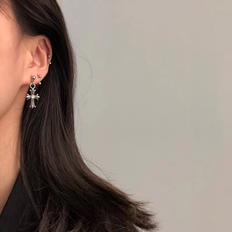 Khuyên tai thép không gỉ 316L hình thánh giá /gươm/ ghim băng phong cách độc đáo