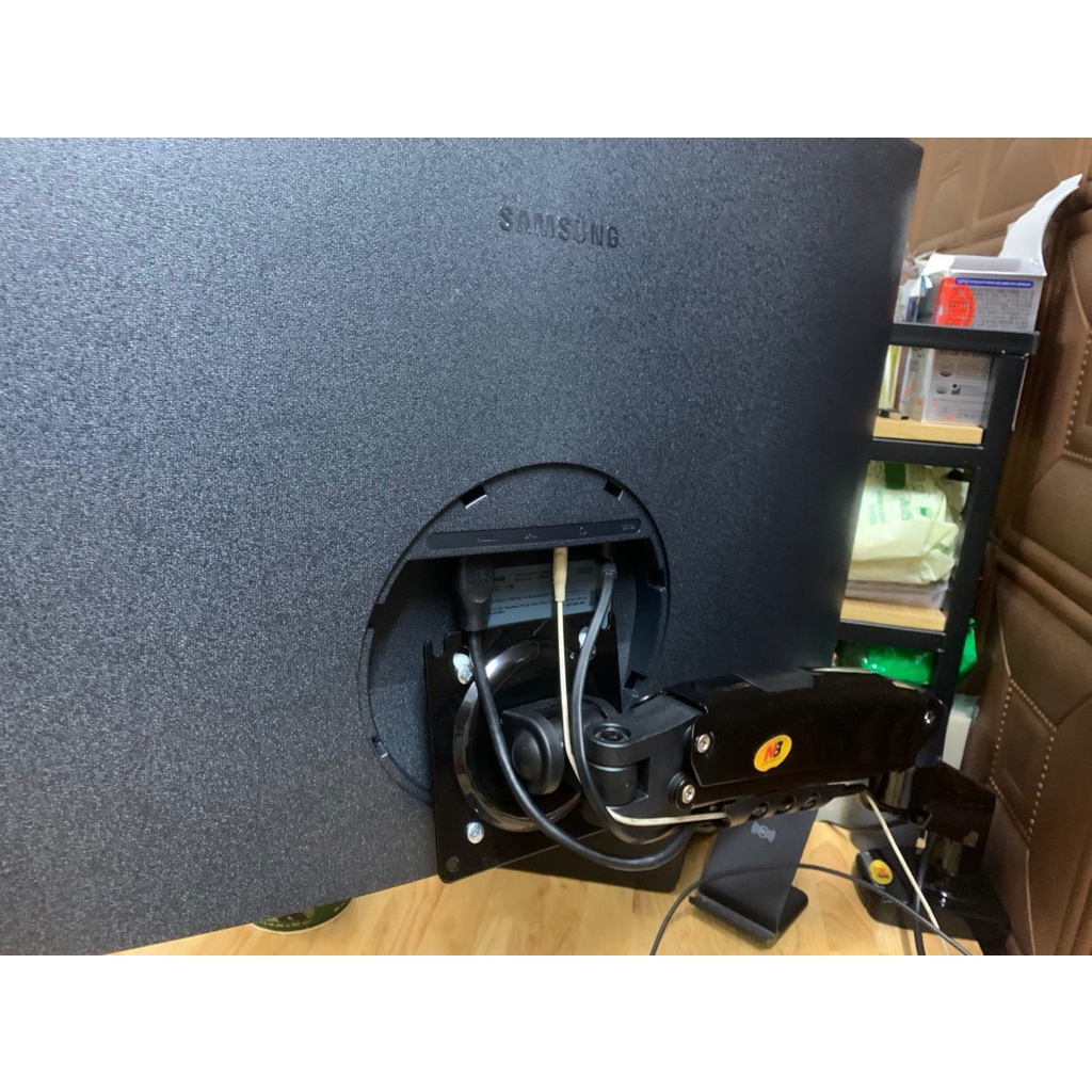 VESA ADAPTER màn hình SAMSUNG UR59C