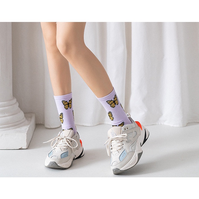 Vớ nữ cao cổ hình Bướm phong cách đường phố, trẻ trung và năng động.