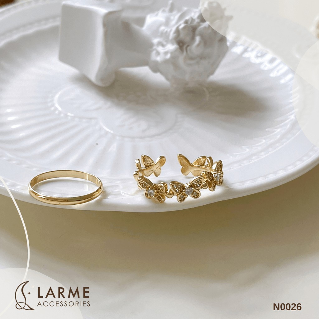 Nhẫn titan mạ vàng sang trọng hoạ tiết cánh bướm Larme Accessories - N0026