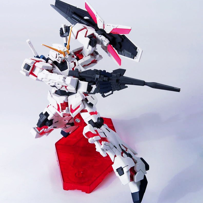 Mô hình lắp ráp Gundam Bandai HGUC 100 Unicorn Gundam Destroy Mode