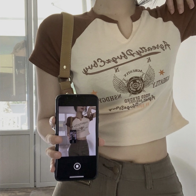Áo Thun Raglan Crop Top Ngắn Tay Cổ Tròn Ôm Dáng In Họa Tiết Phong Cách Retro Dành Cho Nữ_Luviecloset