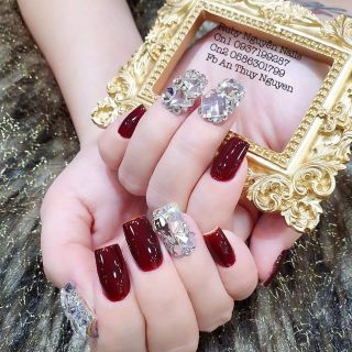Móng tay thiết kế