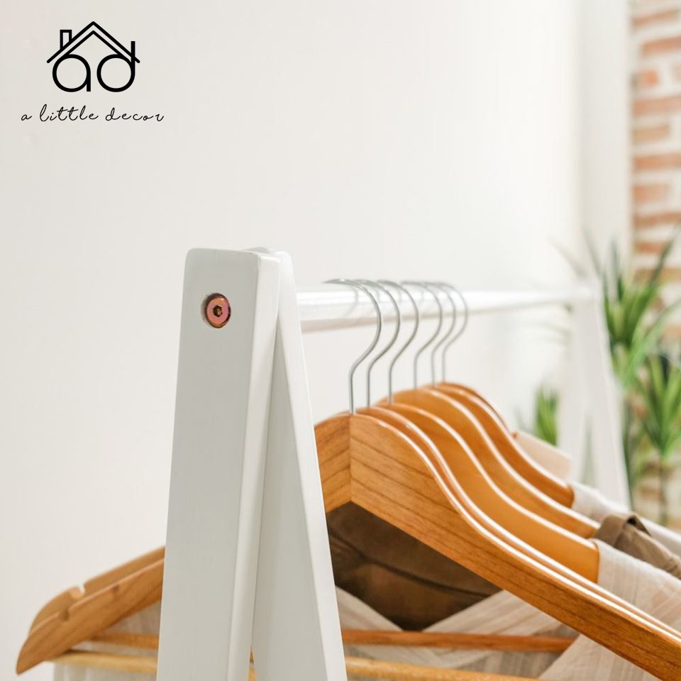 Móc gỗ treo quần áo có thanh ngang A Little Decor - Mắc quần áo màu vàng gỗ tự nhiên