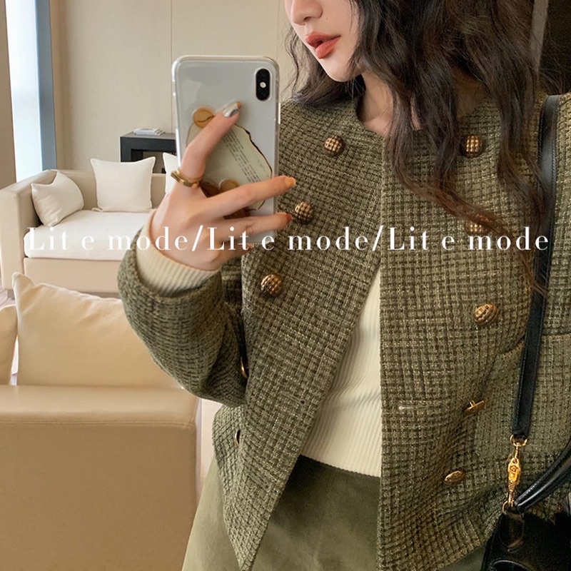 Áo dạ tweed đính cúc sang chảnh màu xanh rêu