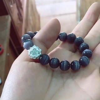 Vòng tay đá mắt mèo nâu mix charm sen bạc - trang sức vàng bạc hoà thảo