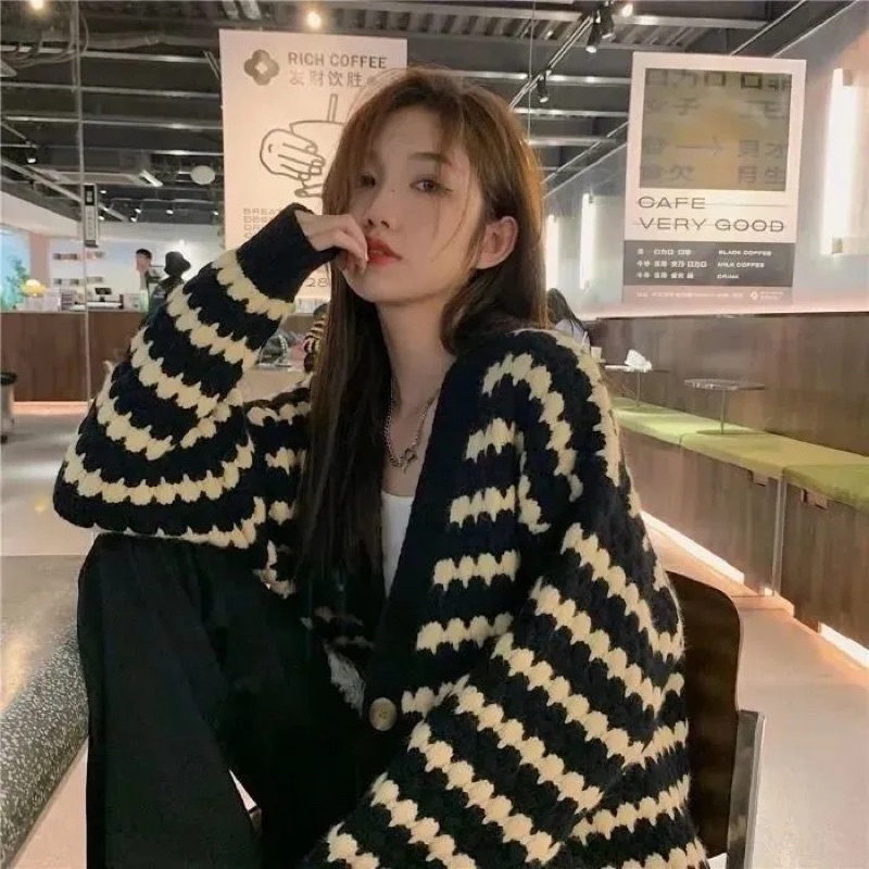 SẴN Áo len cardigan sọc ngang trắng đen viền nổi chất len dày ulzzang form rộng dáng vừa thích hợp thu đông